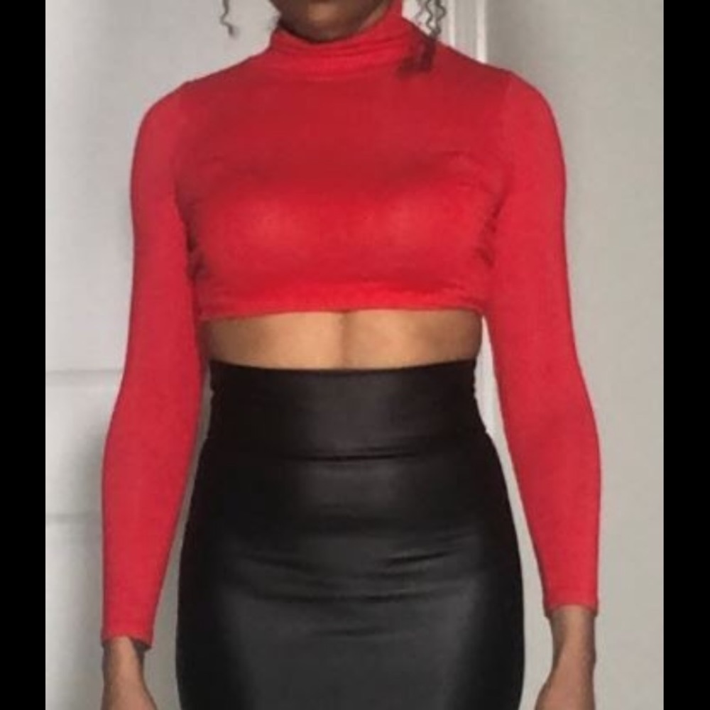 Black faux leather pencil skirt